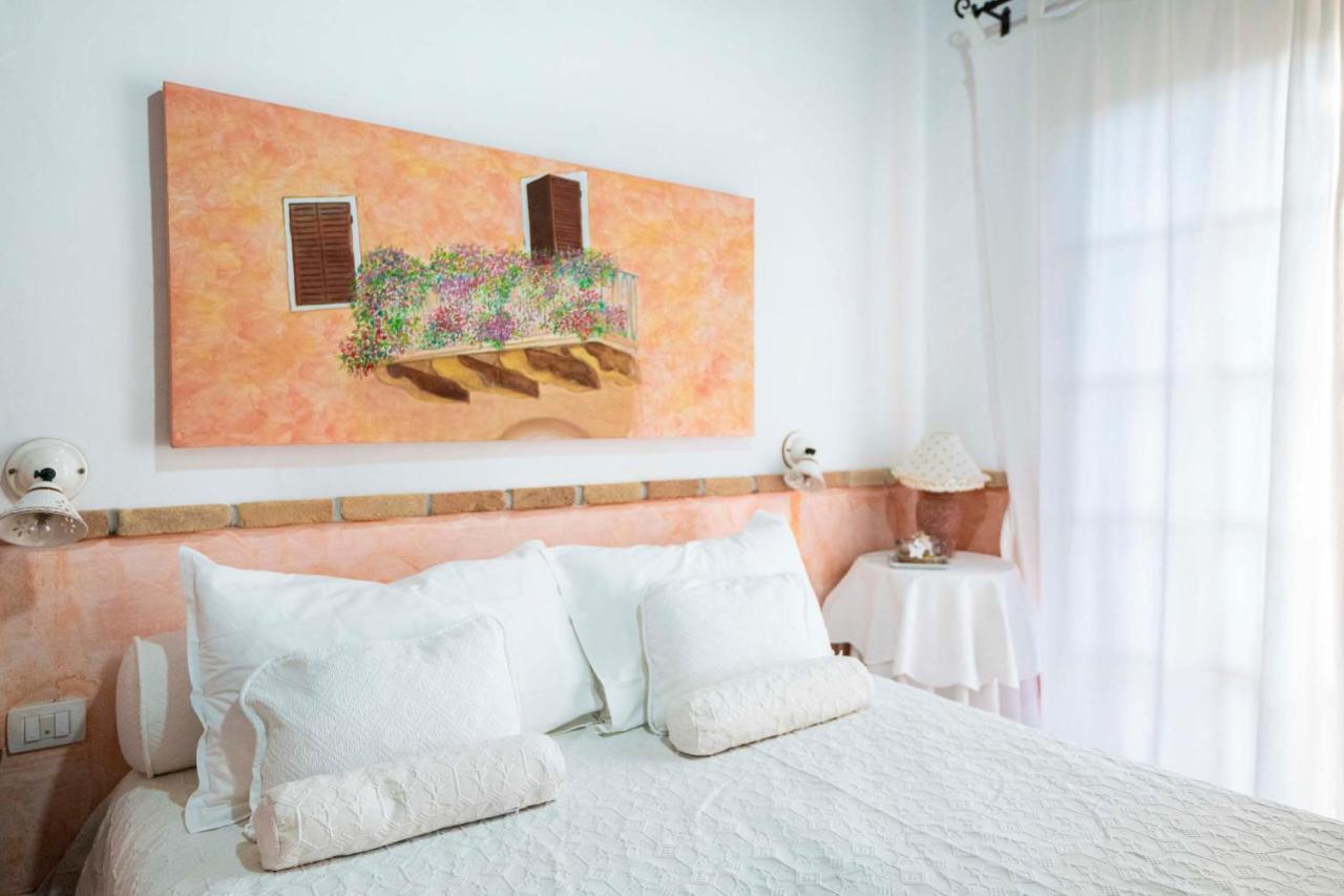 Sa Domu Sarda Suites - Bed & Breakfast Porto Columbu - Perd'E Sali 외부 사진