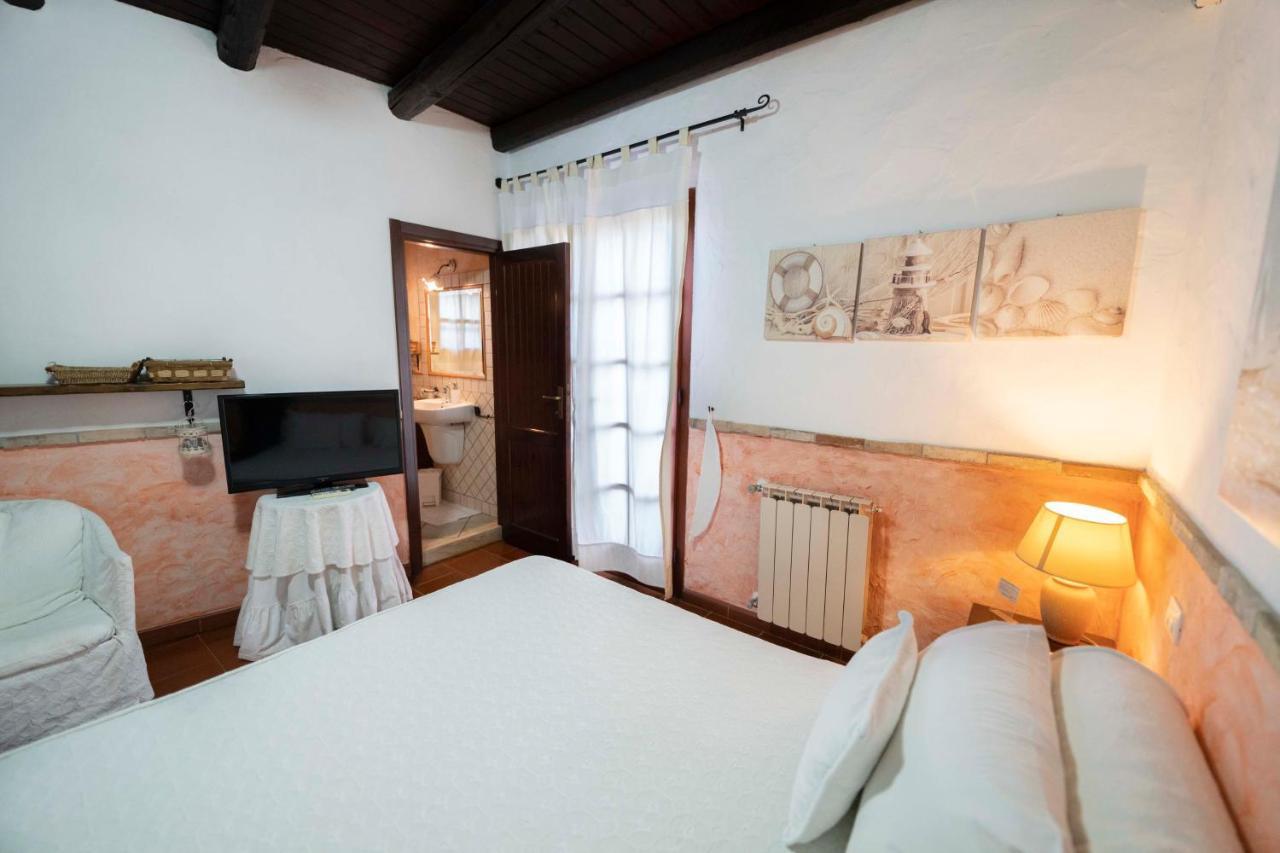 Sa Domu Sarda Suites - Bed & Breakfast Porto Columbu - Perd'E Sali 외부 사진