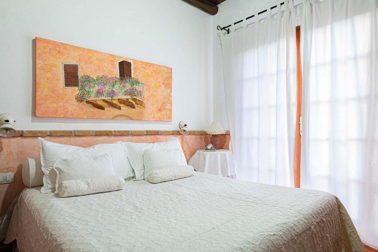 Sa Domu Sarda Suites - Bed & Breakfast Porto Columbu - Perd'E Sali 외부 사진