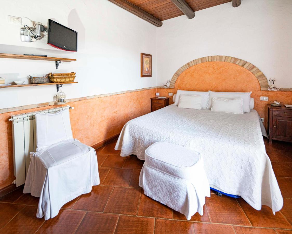 Sa Domu Sarda Suites - Bed & Breakfast Porto Columbu - Perd'E Sali 외부 사진