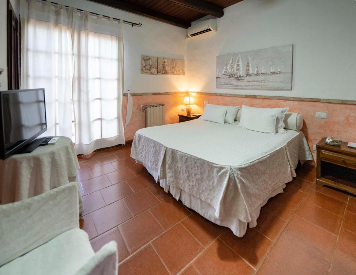 Sa Domu Sarda Suites - Bed & Breakfast Porto Columbu - Perd'E Sali 외부 사진
