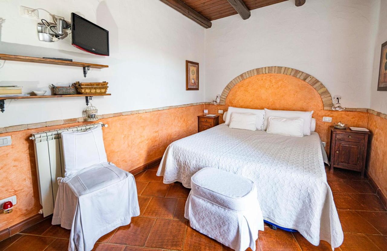 Sa Domu Sarda Suites - Bed & Breakfast Porto Columbu - Perd'E Sali 외부 사진