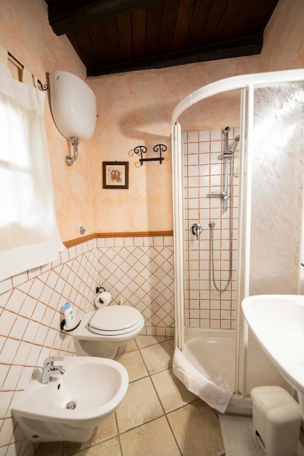 Sa Domu Sarda Suites - Bed & Breakfast Porto Columbu - Perd'E Sali 외부 사진